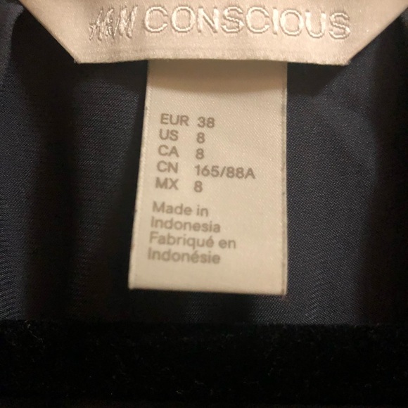 H & M Conscious silky top dark gray size 8 - Picture 2 of 6